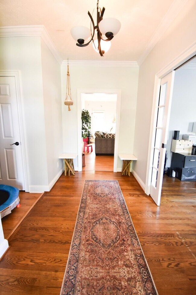 Foto del edificio - Coming Soon: 3 Bedroom 3 Bathroom with Pool