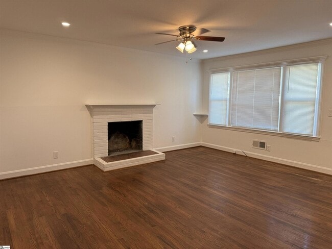 Foto del edificio - 320 Elaine Ave