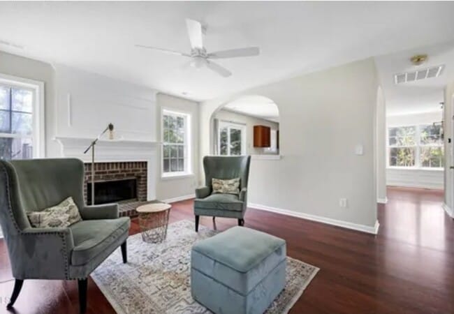 Foto del edificio - 102 Fallon Ct