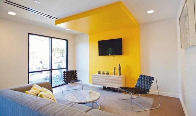 Building Photo - 6805 Wood Hollow Dr