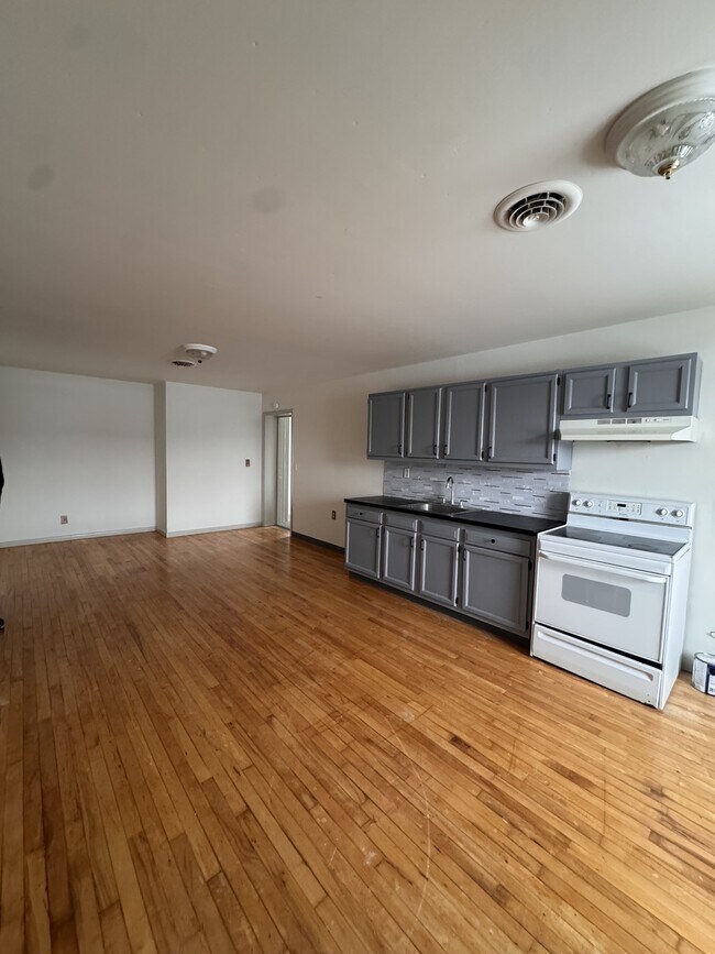 Foto del edificio - 643 S Wood St