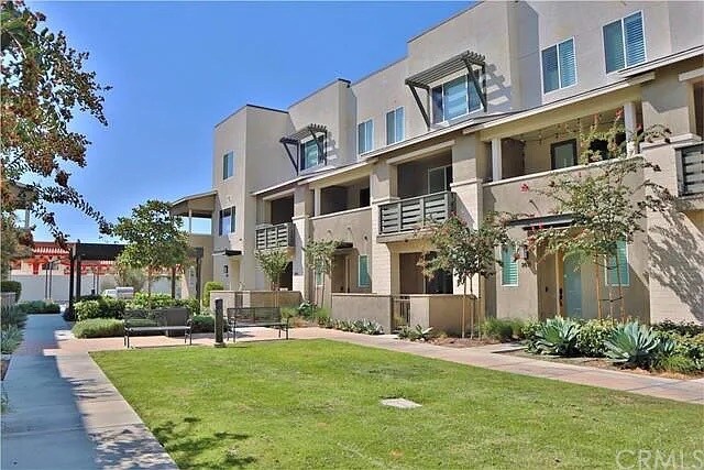 Foto del edificio - 11018 Garvey Ave