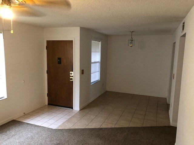 Foto del edificio - 463 Bentwood Ln