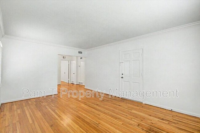 Foto del edificio - 736 E 45th St
