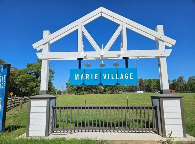Foto del edificio - 16478 Valerie Marie Pl