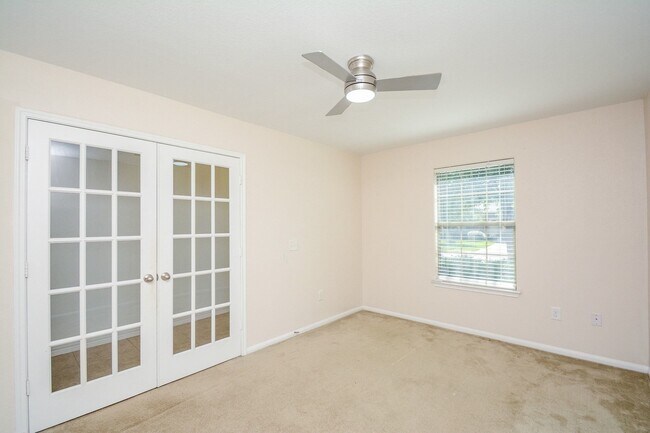 Foto del edificio - 15407 Key Crest Ln