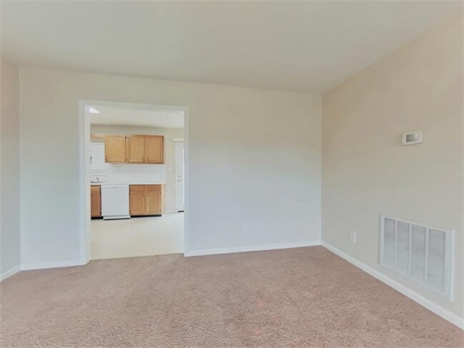 Building Photo - 204 Larkspur Lane