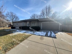 Building Photo - 11425 W 61st St