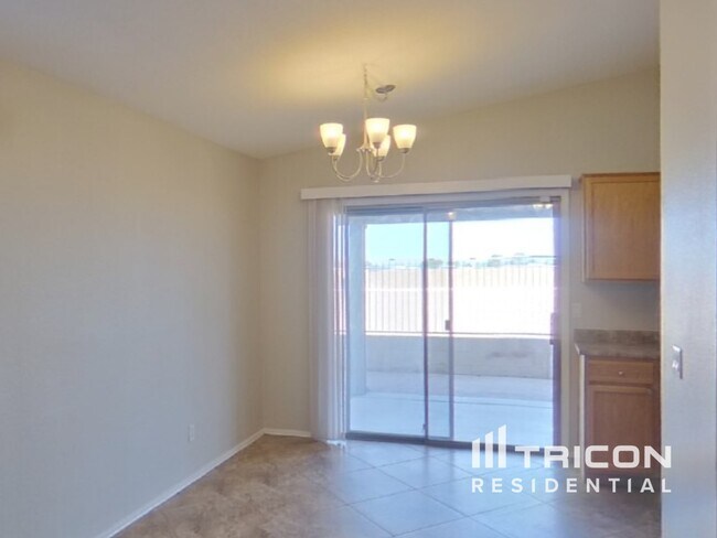 Building Photo - 40148 Calabria St