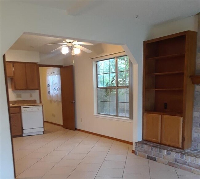 Foto del edificio - 6706 Clubway Ln