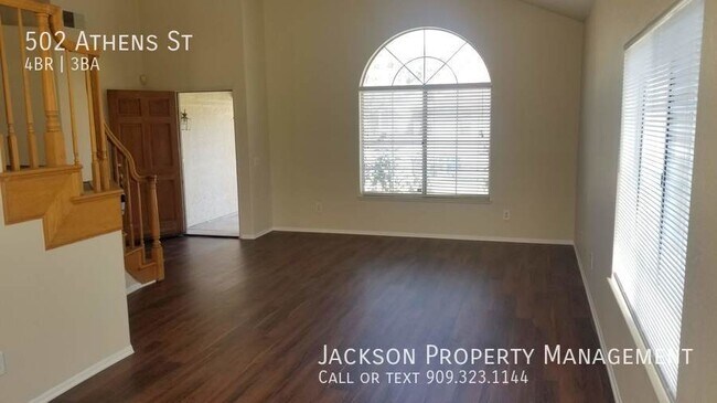 Building Photo - Desirable Canyon Crest Home