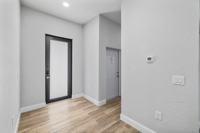 Building Photo - 623 Franklin