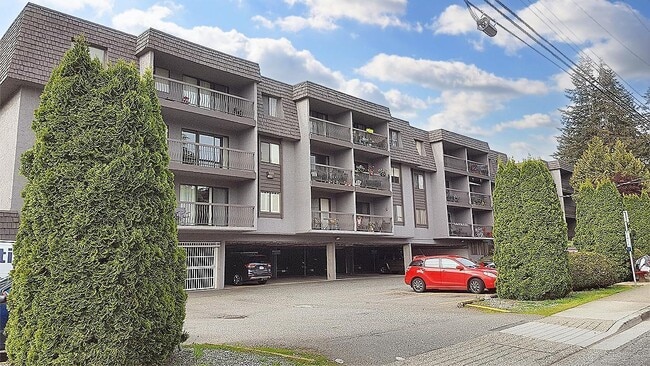 Building Photo - Dahlstrom Manor Apartments