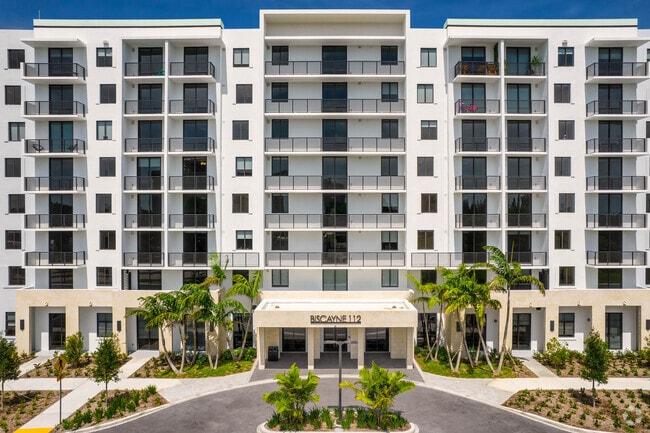 Building Photo - Biscayne 112