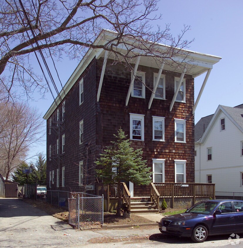 Building Photo - 22 Lawrence St