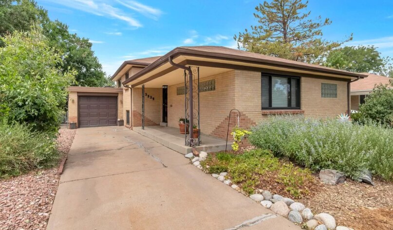 Foto principal - 2325 Oakland St