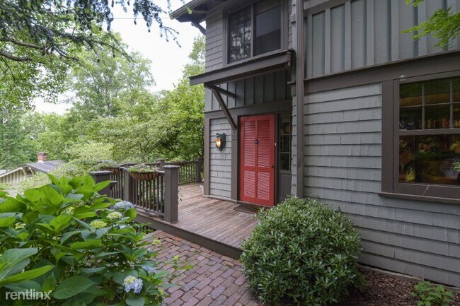 Building Photo - 3 br, 2.5 bath House - 32 Sunset Ter