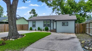 Building Photo - 2826 Hopper Rd