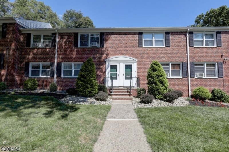 Primary Photo - 364 Orange Rd
