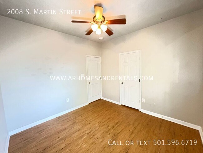 Building Photo - 2008 S Martin St
