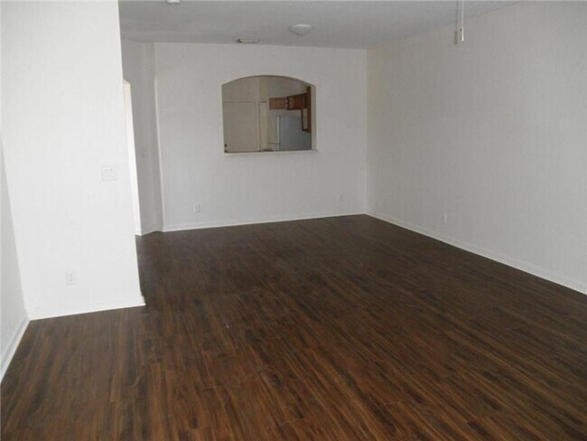 Building Photo - 2230 Oakmont Dr