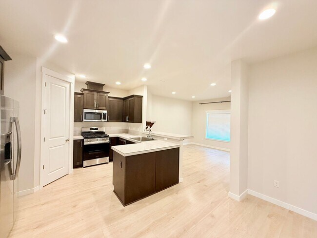 Foto del edificio - Gorgeous Newer 3 Bedroom 2.5 Bathroom Home **$500 Move in special-Prairie High School