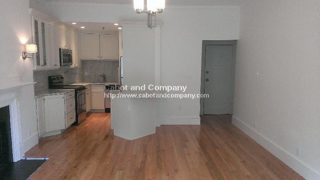 Foto del edificio - 247 Newbury St