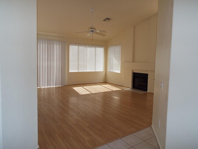 Building Photo - 11433 W Laurelwood Ln