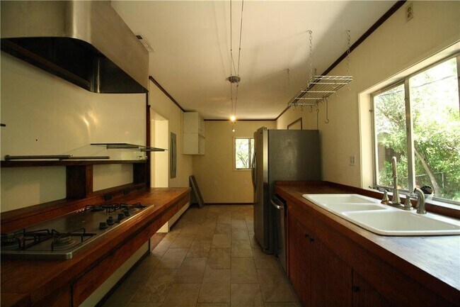 Building Photo - 2410 Pemberton Pkwy