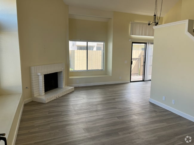 Building Photo - 1528 Granite Hills Dr