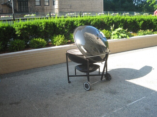 Foto del edificio - 2400 N Lakeview Ave