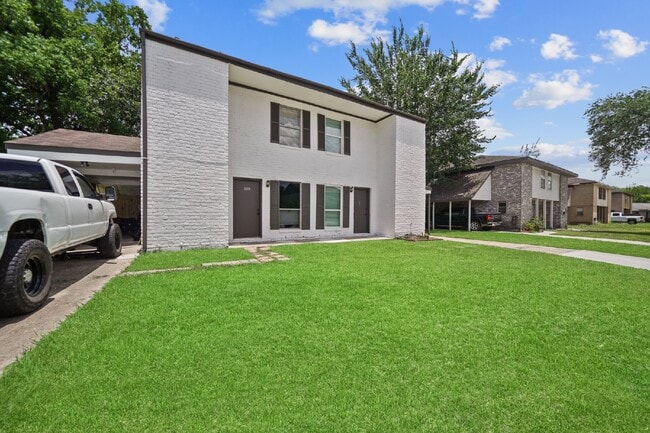 Photo - Updated Two-Story Duplex in Pearland with Yard Care Included Apartment