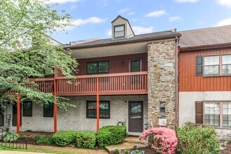 Building Photo - 137 Weedon Ct