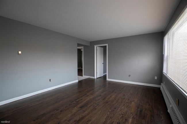 Building Photo - 620 Bellwood Ave