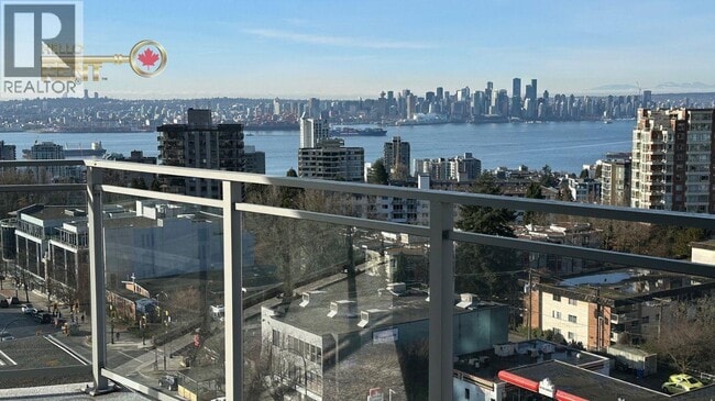 Building Photo - 112 13th St E