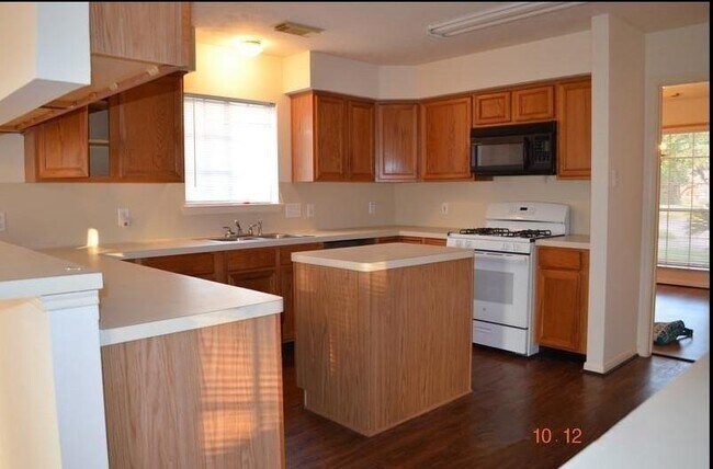 Foto del edificio - 4418 W Thunderwood Cir