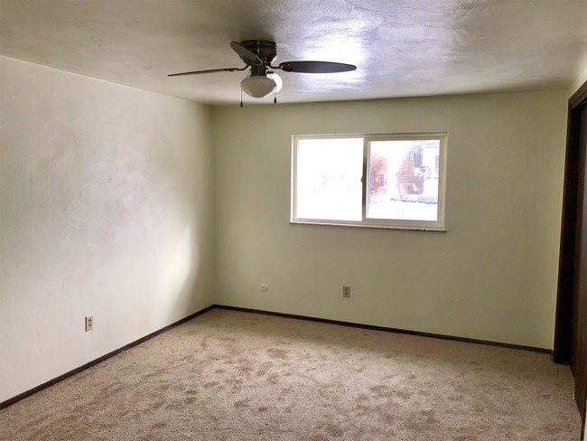 Building Photo - 1036 Largo Way
