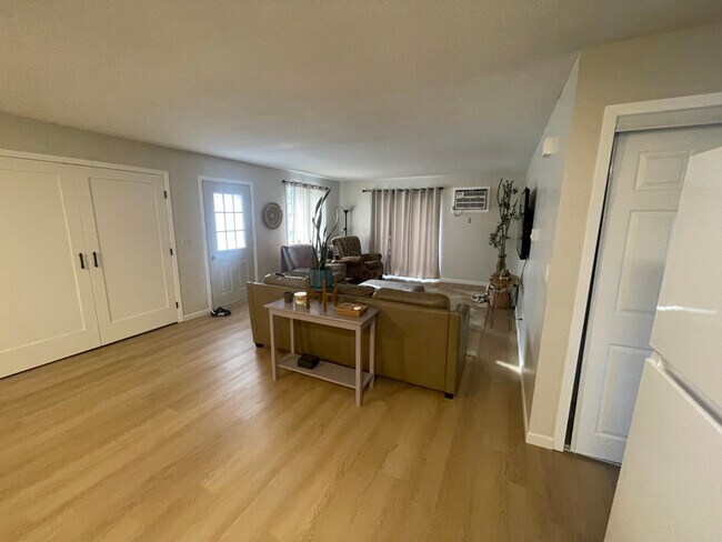 Foto del edificio - 1005 Boxelder Ave