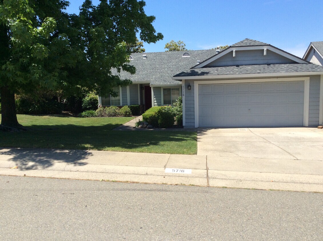 Primary Photo - 5716 Terrace Dr