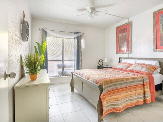 Foto del edificio - Furnished 1 Bedroom Apartment