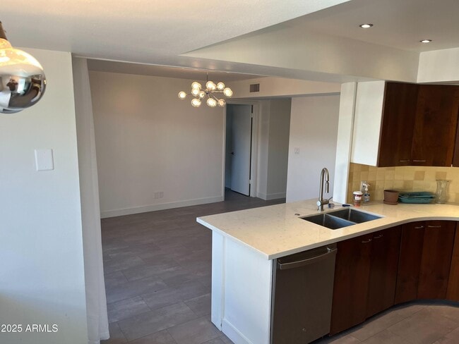 Building Photo - 3713 E Glenrosa Ave