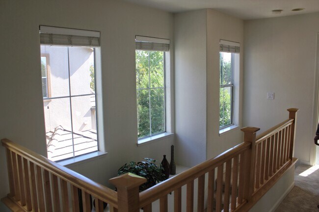Building Photo - 3269 Vineyard Park Way