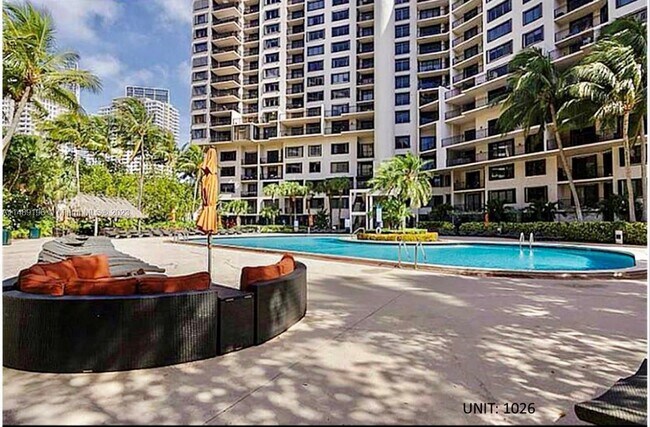 Building Photo - 540 Brickell Key Dr