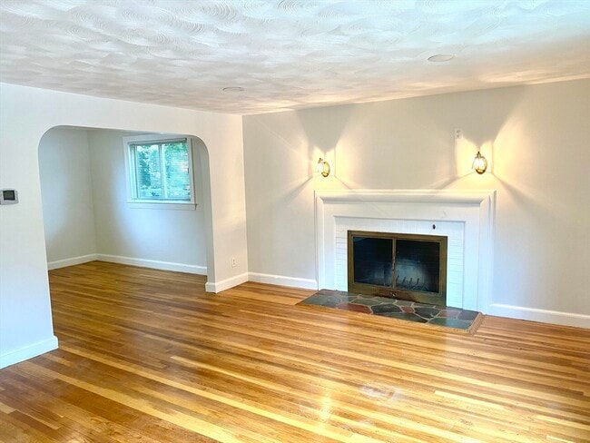Building Photo - 640 Lagrange St