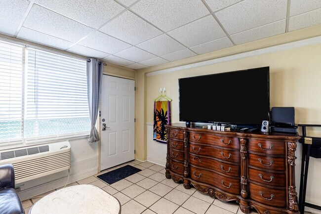 Foto del edificio - 14401 Front Beach Rd