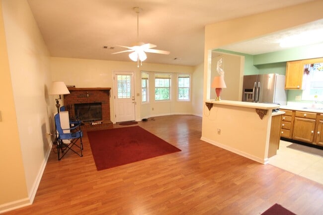 Building Photo - 3 BR 2 Bath house in Cul-de-sac in Auburn
