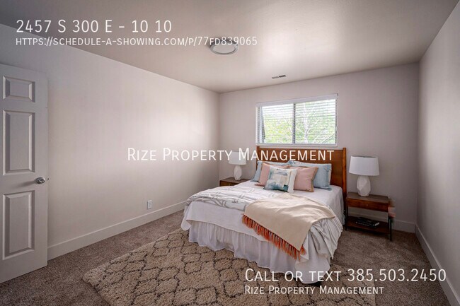 Building Photo - Chic, urban living awaits you at Ascent at...