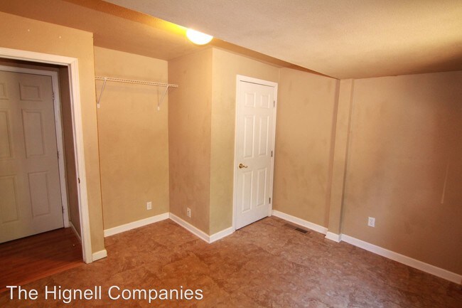 Building Photo - 408 Ash St