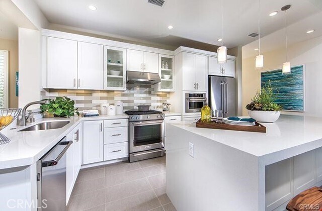 Building Photo - 141 Damsel