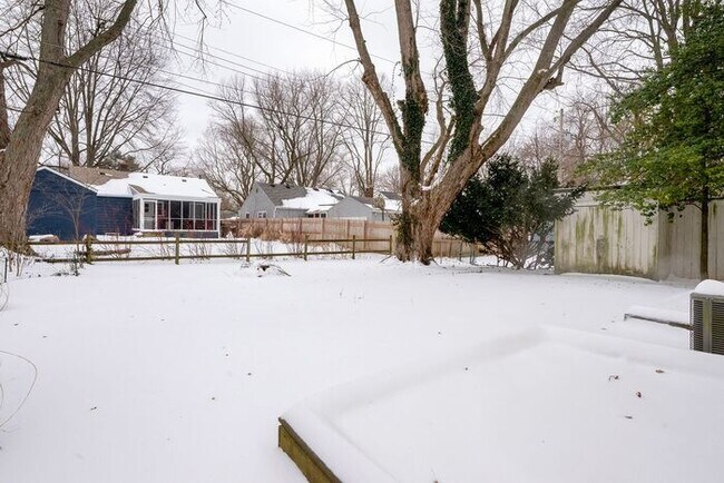 Building Photo - Charming Broad Ripple 3 Bedroom